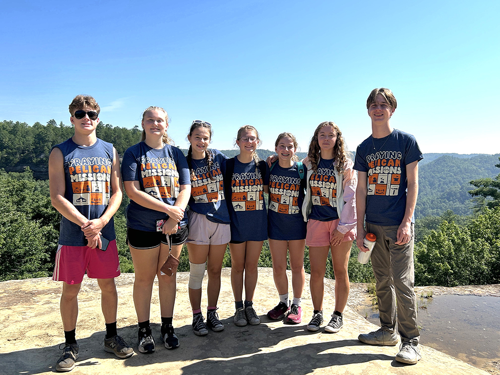 Youth Ministries Mission Trip group in Kentucky